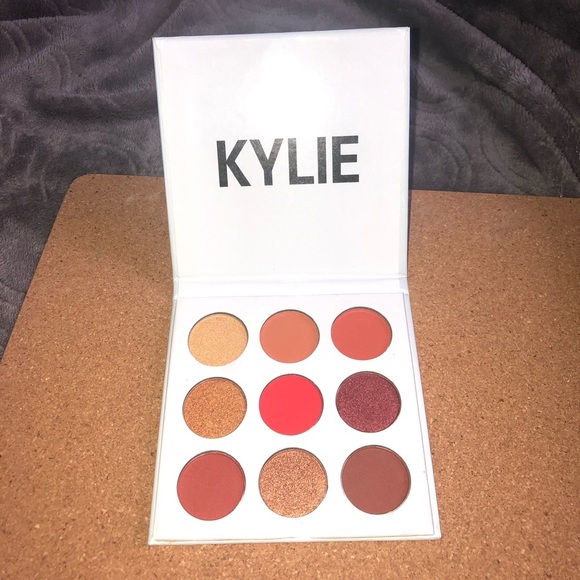 Kylie Kyshadow Powder The Burgundy Palette Eyeshadow New Never Used - Picture 6 of 7